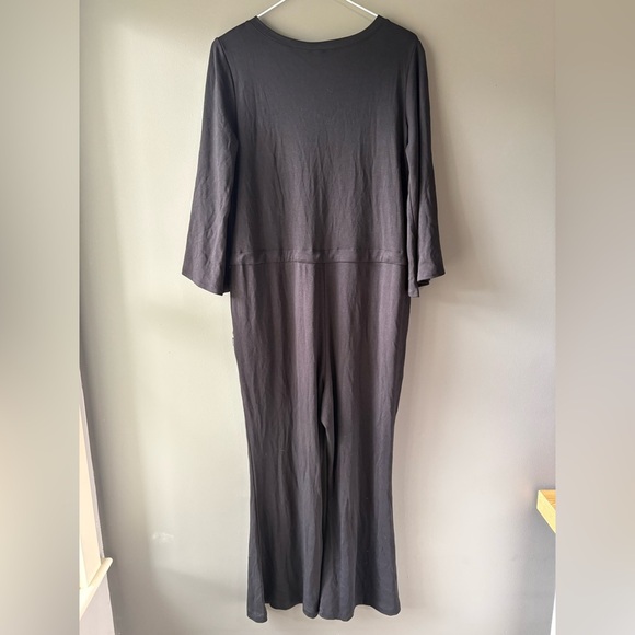 Dwelling Apparel, size M, wide leg jumpsuit, rayon bamboo, made in Canada - Picture 6 of 7